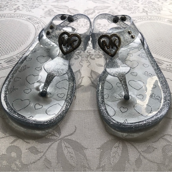Michael Kors Girls Size 4 Silver Sparkly Rubber Sandals Open-Toe Shoes Flip-Flop - Picture 12 of 12